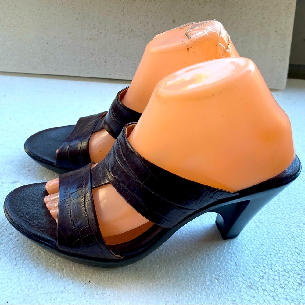 Sofft Women’s Brown Leather Heels Platform Slide Sandals. Size 9.5M